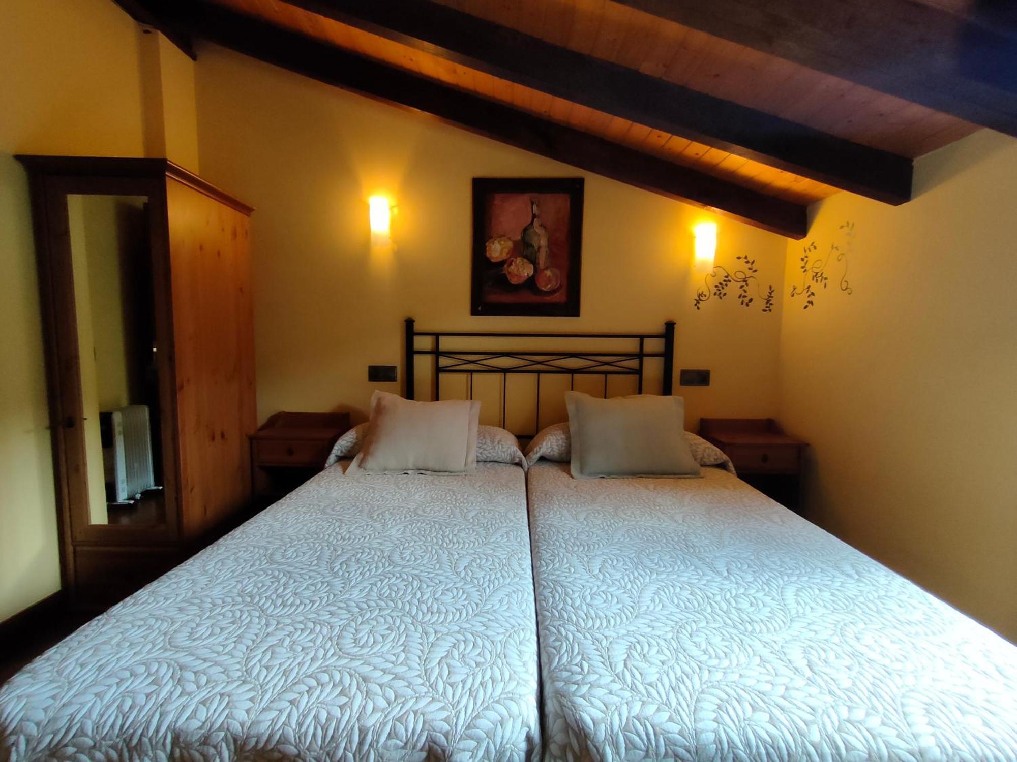 Hotel Dona Gaudiosa Пола де Лена Екстериор снимка