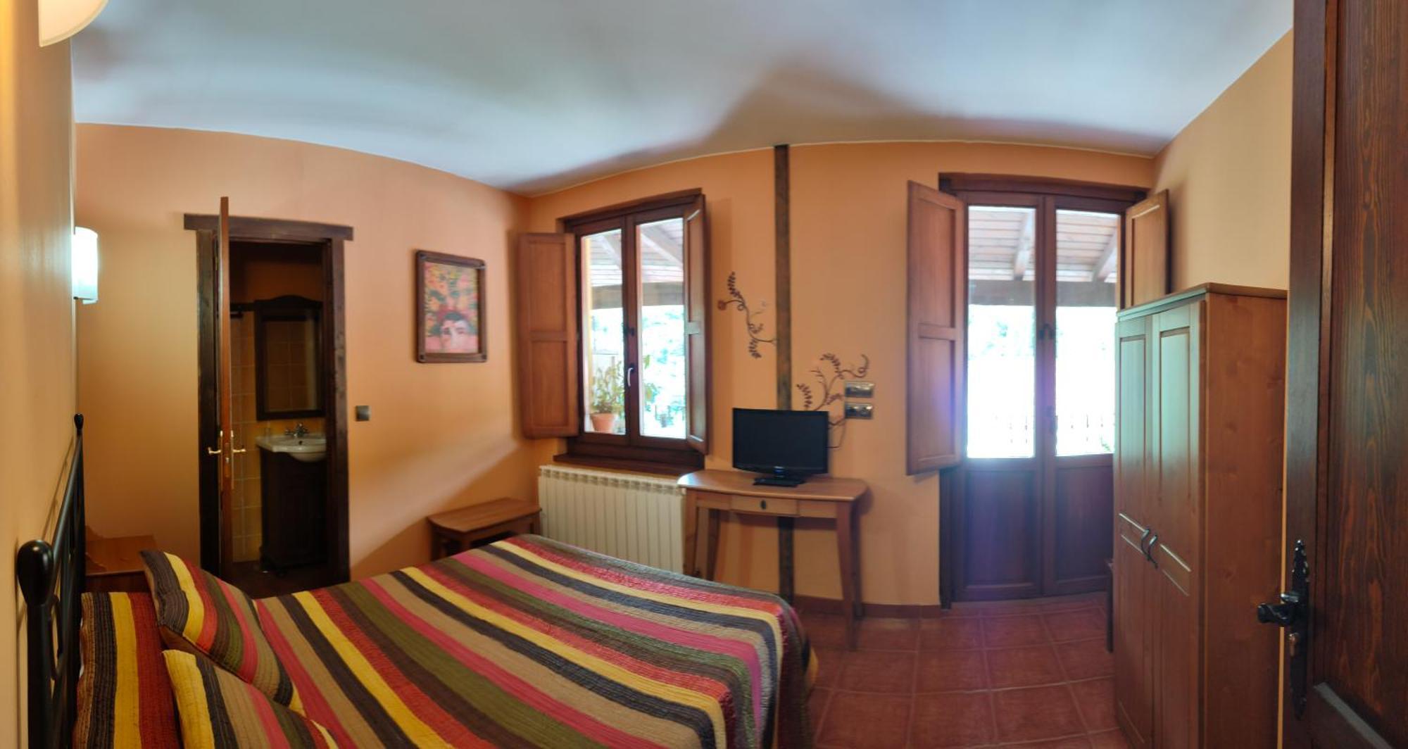 Hotel Dona Gaudiosa Пола де Лена Екстериор снимка