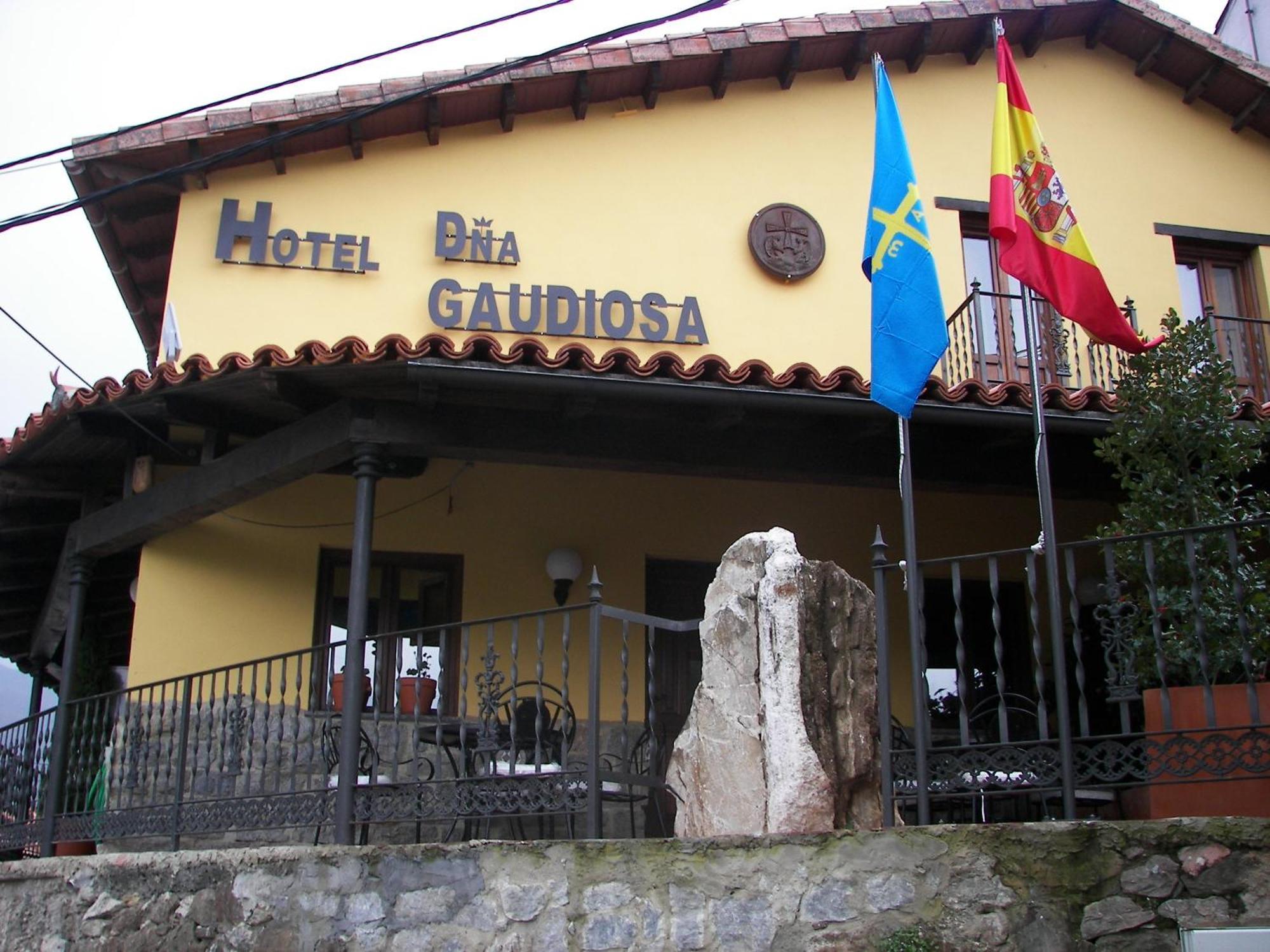Hotel Dona Gaudiosa Пола де Лена Екстериор снимка