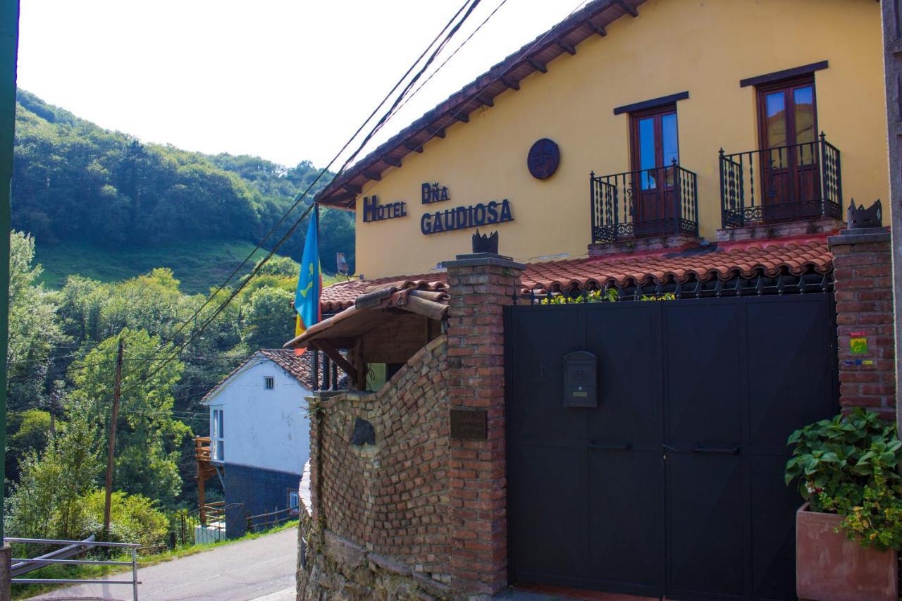 Hotel Dona Gaudiosa Пола де Лена Екстериор снимка